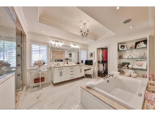 1359 Sedgewick Crescent, Oakville, ON - Indoor Photo Showing Kitchen