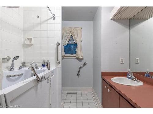 21 Second Street, Oakville, ON - Indoor Photo Showing Bathroom