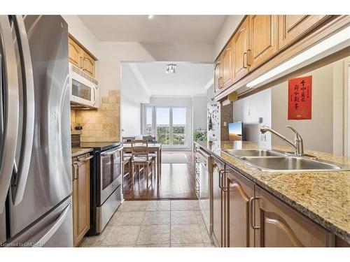 Ph2-40 Old Mill Road, Oakville, ON - Indoor Photo Showing Kitchen With Double Sink With Upgraded Kitchen