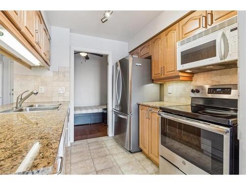 Ph2-40 Old Mill Road, Oakville, ON - Indoor Photo Showing Kitchen With Double Sink