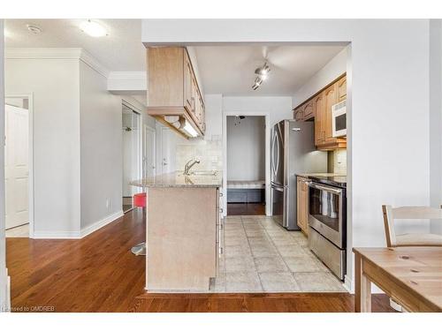 Ph2-40 Old Mill Road, Oakville, ON - Indoor Photo Showing Kitchen