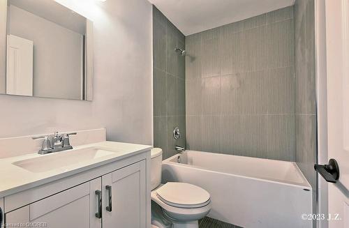 839 Mountain Ash Road, Peterborough, ON - Indoor Photo Showing Bathroom