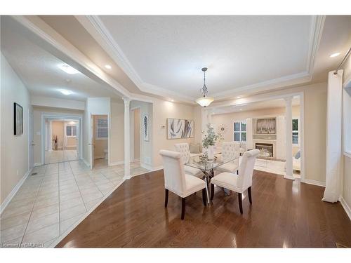 1030 Lonsdale Lane, Oakville, ON - Indoor Photo Showing Dining Room