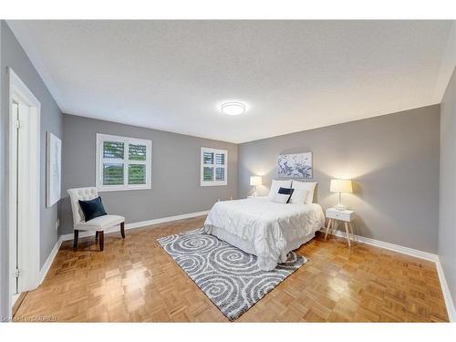 1030 Lonsdale Lane, Oakville, ON - Indoor Photo Showing Bedroom