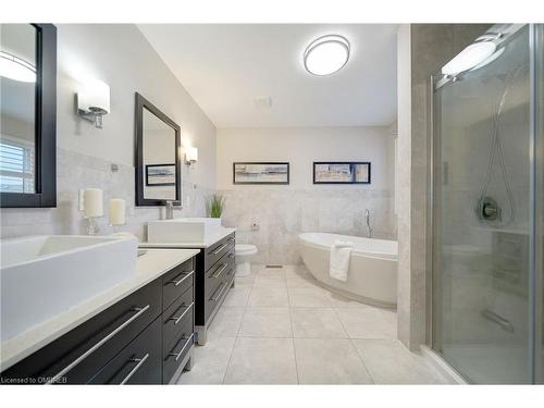 1030 Lonsdale Lane, Oakville, ON - Indoor Photo Showing Bathroom