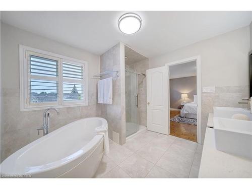 1030 Lonsdale Lane, Oakville, ON - Indoor Photo Showing Bathroom