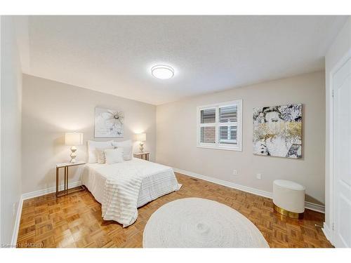 1030 Lonsdale Lane, Oakville, ON - Indoor Photo Showing Bedroom