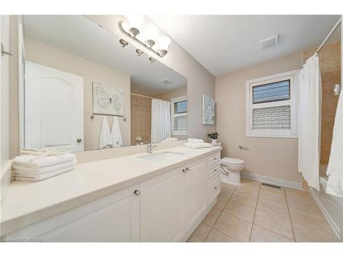 1030 Lonsdale Lane, Oakville, ON - Indoor Photo Showing Bathroom