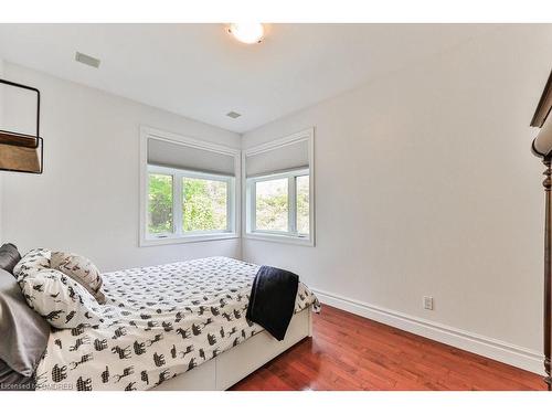 1200 Bronte Road, Oakville, ON - Indoor Photo Showing Bedroom