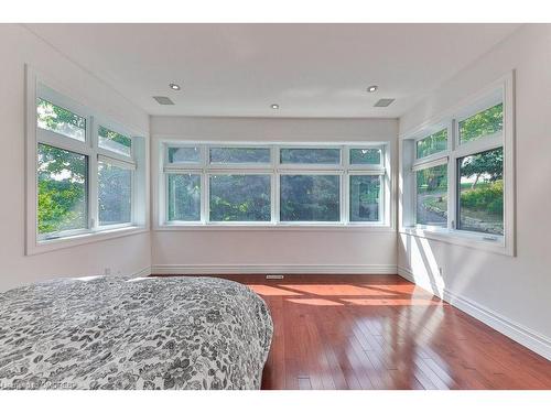 1200 Bronte Road, Oakville, ON - Indoor Photo Showing Bedroom