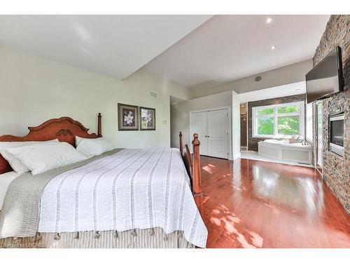 1200 Bronte Road, Oakville, ON - Indoor Photo Showing Bedroom