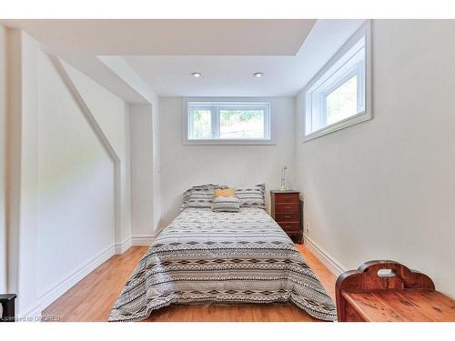 1200 Bronte Road, Oakville, ON - Indoor Photo Showing Bedroom