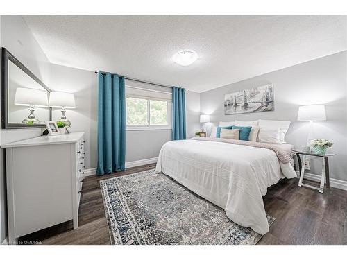 557 Holly Avenue, Milton, ON - Indoor Photo Showing Bedroom