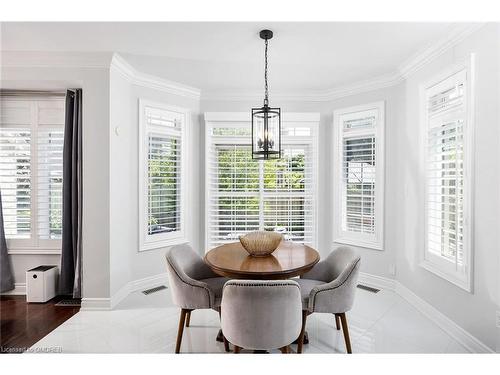 175 Beechtree Crescent, Oakville, ON - Indoor Photo Showing Dining Room