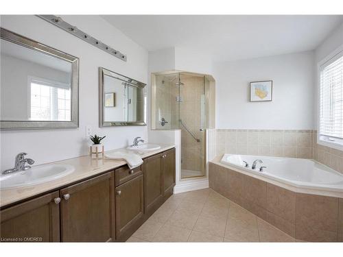 175 Beechtree Crescent, Oakville, ON - Indoor Photo Showing Bathroom