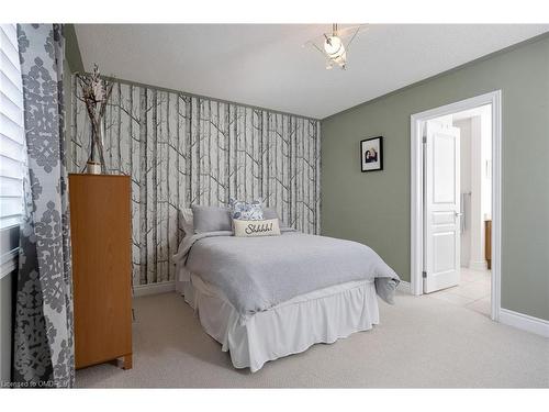 175 Beechtree Crescent, Oakville, ON - Indoor Photo Showing Bedroom