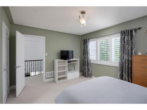 175 Beechtree Crescent, Oakville, ON - Indoor Photo Showing Bedroom