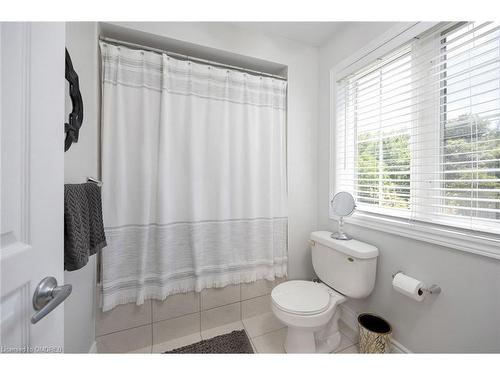 175 Beechtree Crescent, Oakville, ON - Indoor Photo Showing Bathroom