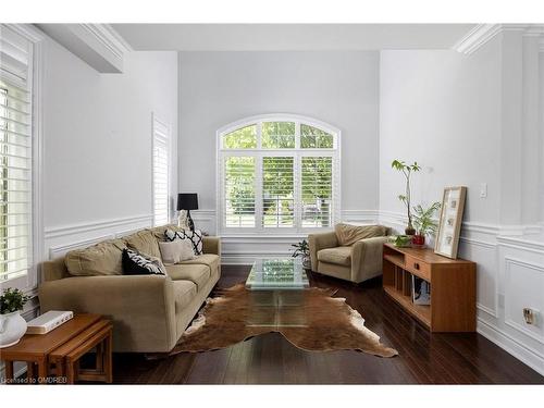 175 Beechtree Crescent, Oakville, ON - Indoor Photo Showing Living Room