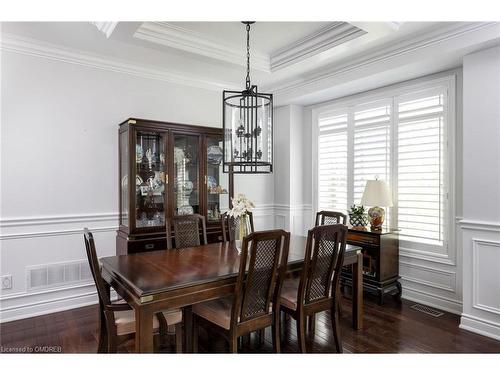 175 Beechtree Crescent, Oakville, ON - Indoor Photo Showing Dining Room