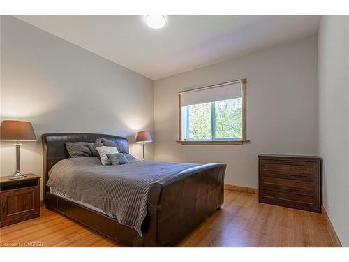 146 Oke Drive, Burk'S Falls, ON - Indoor Photo Showing Bedroom