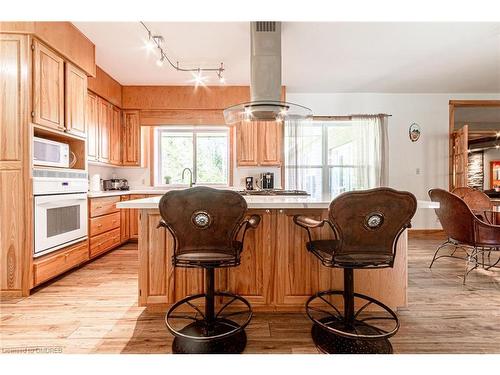 146 Oke Drive, Burk'S Falls, ON - Indoor Photo Showing Kitchen