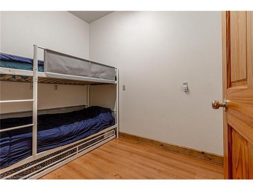 146 Oke Drive, Burk'S Falls, ON - Indoor Photo Showing Bedroom