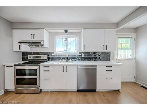 532 Churchill Avenue, Milton, ON - Indoor Photo Showing Kitchen