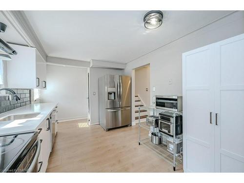 532 Churchill Avenue, Milton, ON - Indoor Photo Showing Kitchen With Stainless Steel Kitchen