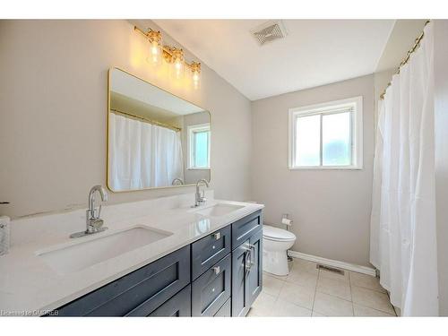 532 Churchill Avenue, Milton, ON - Indoor Photo Showing Bathroom