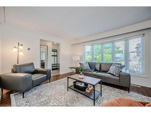 532 Churchill Avenue, Milton, ON - Indoor Photo Showing Living Room