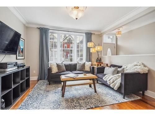 3 Nightingale Street, Hamilton, ON - Indoor Photo Showing Living Room