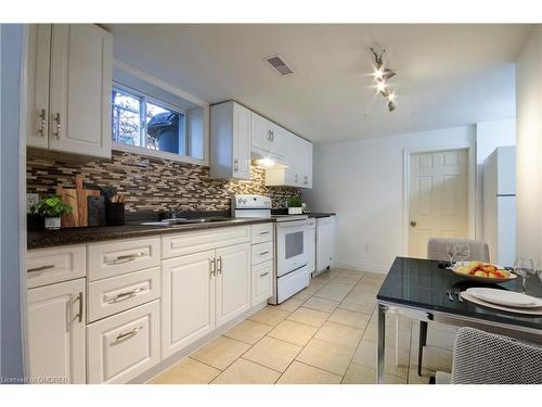 Lower Unit-134 Victor Street, Hamilton, ON - Indoor Photo Showing Kitchen