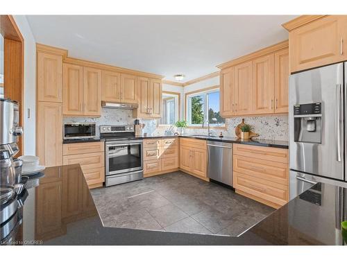 9433 10Th Sideroard, Erin, ON - Indoor Photo Showing Kitchen With Stainless Steel Kitchen