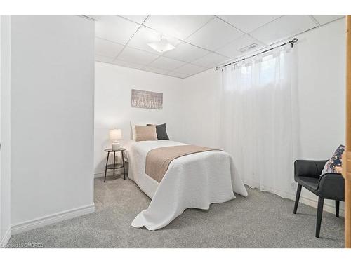 9433 10Th Sideroard, Erin, ON - Indoor Photo Showing Bedroom