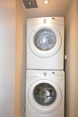 Th 1-4065 Brickstone Mews, Mississauga, ON - Indoor Photo Showing Laundry Room