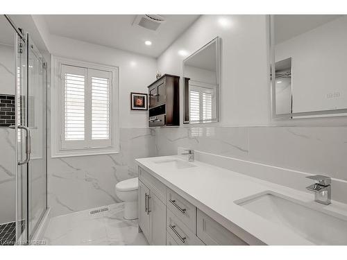 2452 Northridge Trail, Oakville, ON - Indoor Photo Showing Bathroom