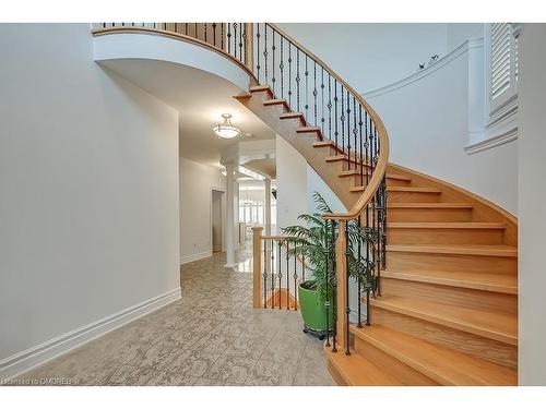 2452 Northridge Trail, Oakville, ON - Indoor Photo Showing Other Room