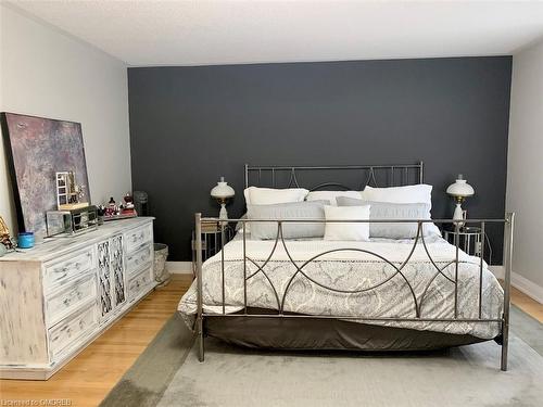 53C-928 Queen Street W, Mississauga, ON - Indoor Photo Showing Bedroom