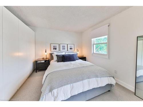 3072 Flanagan Court, Burlington, ON - Indoor Photo Showing Bedroom