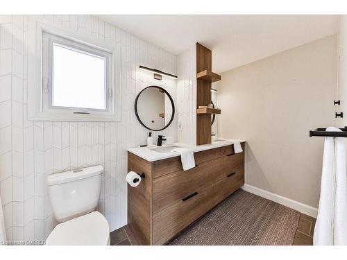 3072 Flanagan Court, Burlington, ON - Indoor Photo Showing Bathroom