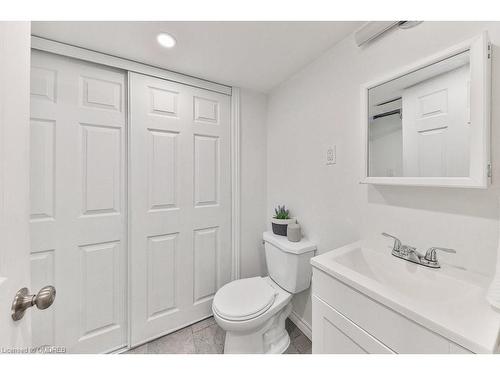 3072 Flanagan Court, Burlington, ON - Indoor Photo Showing Bathroom