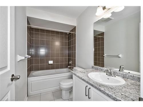 92-2280 Baronwood Drive, Oakville, ON - Indoor Photo Showing Bathroom