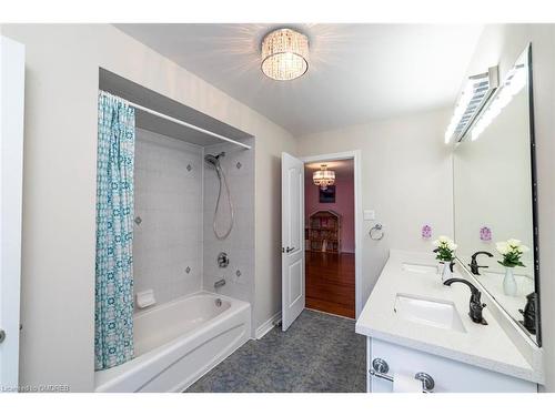 1428 Ferncrest Road, Oakville, ON - Indoor Photo Showing Bathroom