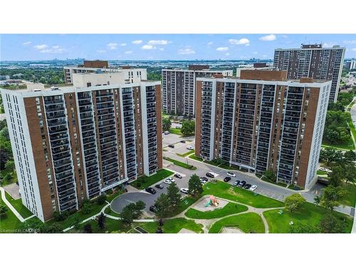 1104-17 Knightsbridge Road, Brampton, ON - Outdoor With View