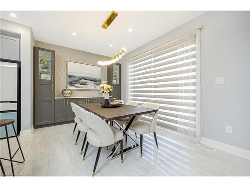 475 Violet Gate, Milton, ON - Indoor Photo Showing Dining Room