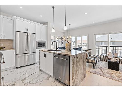 12-675 Victoria Road N, Guelph, ON - Indoor Photo Showing Kitchen With Upgraded Kitchen