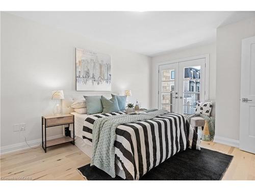 12-675 Victoria Road N, Guelph, ON - Indoor Photo Showing Bedroom