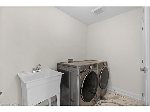 12-675 Victoria Road N, Guelph, ON - Indoor Photo Showing Laundry Room