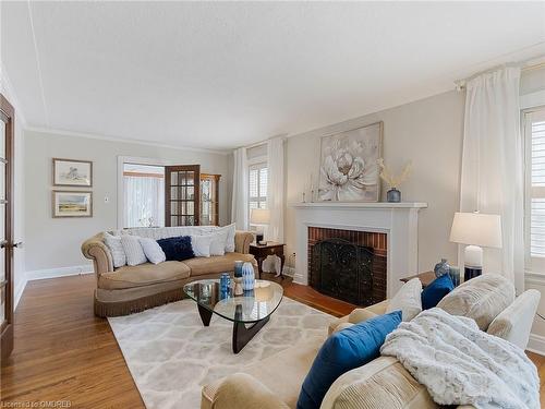 4 St Andrews Avenue, Grimsby, ON - Indoor Photo Showing Living Room With Fireplace